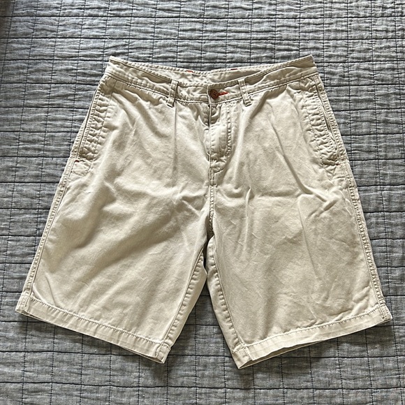 Tommy Bahama Men’s Boracay Chino Shorts, 10in Inseam - Picture 2 of 6